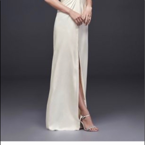 Satin feel dress - Picture 2 of 8